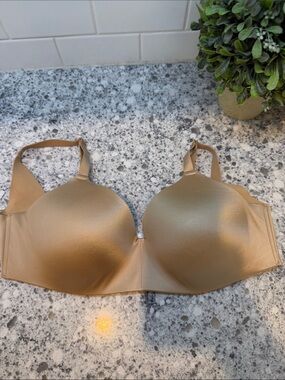 Soma Vanishing Back Wireless Nude Smooth Champagne Contour Bra size 34E 34DD